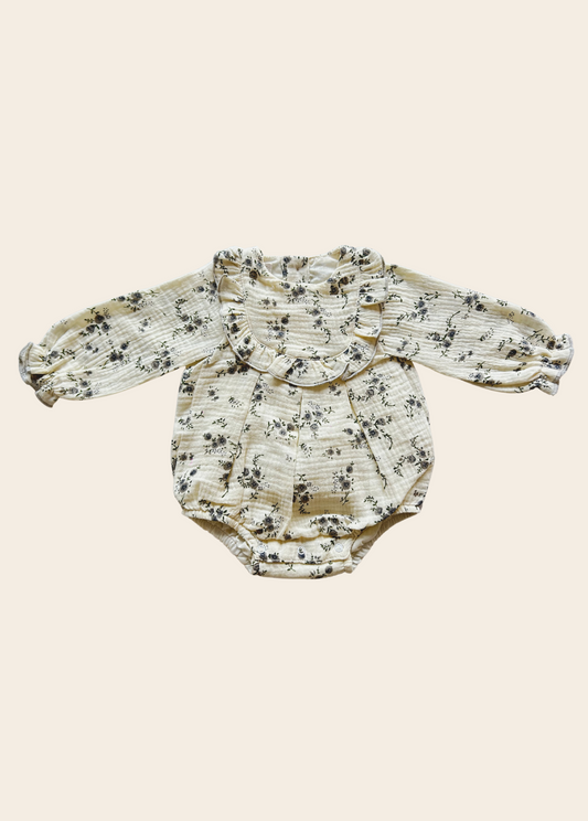 MAMELUCO CHIPRE BEIGE FLORES GRISES