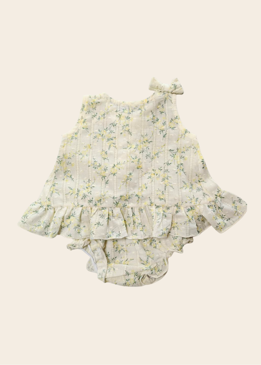 Conjunto Esmeralda Flores Amarillas y Verdes