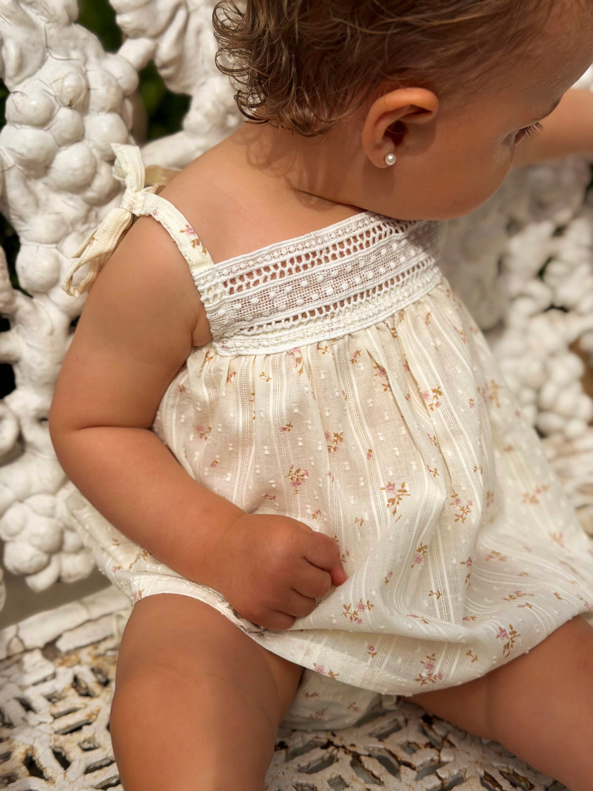 Conjunto Amatista Flores Beige